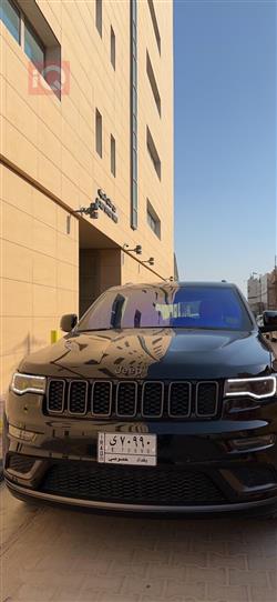 جیپ گراند شیرۆکی